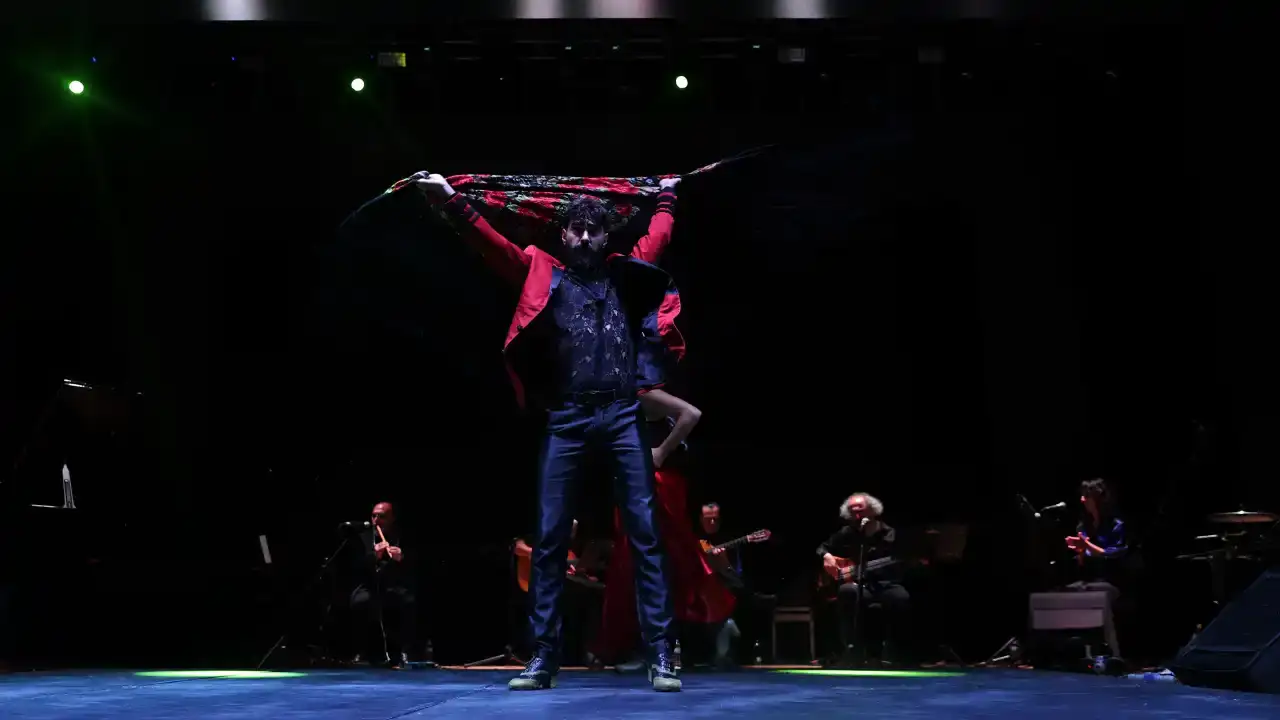 Mavi Siyah’tan Antalya’da Nefes Kesen Performans! 3